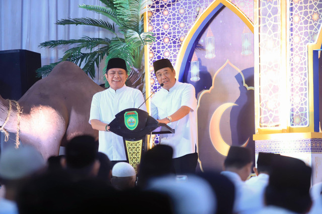 Gubernur Sumsel dan Wakil Gubernur Sumsel Herman Deru-Cik Ujang saat membuka safari Ramadan 1446 Hijriah. Foto : Humas Pemprov Sumsel