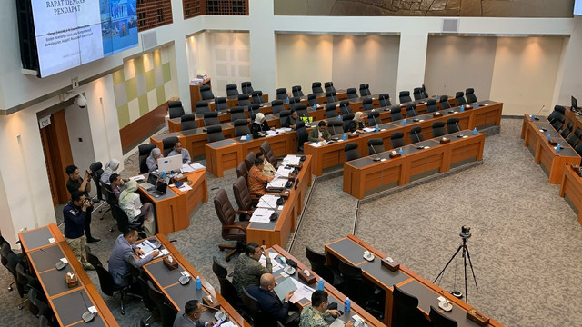 Suasana rapat Komisi I DPR bersama Bakamla RI di Kompleks Parlemen Senayan, Jakarta, Senin (3/3/2025). Foto: Luthfi Humam/kumparan