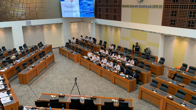 Suasana rapat Komisi I DPR bersama Bakamla RI di Kompleks Parlemen Senayan, Jakarta, Senin (3/3/2025). Foto: Luthfi Humam/kumparan