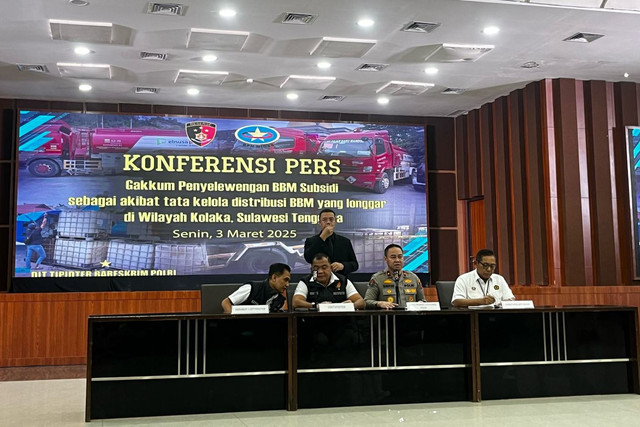 Konferensi Pers Penyelewengan BBM Bersubsidi di Wilayah Kaloka, Sulawesi Tenggara di Bareskrim Polri, Jakarta Selatan, Senin (3/3/2025). Foto: Rayyan Farhansyah/kumparan