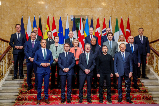 Pemimpin negara Eropa foto bersama usai menghadiri pertemuan puncak para pemimpin Eropa untuk membahas keamanan Eropa dan Ukraina, di Lancaster House di London, Inggris, Minggu (2/3/2025). Foto: Javad Parsa/NTB/via REUTERS