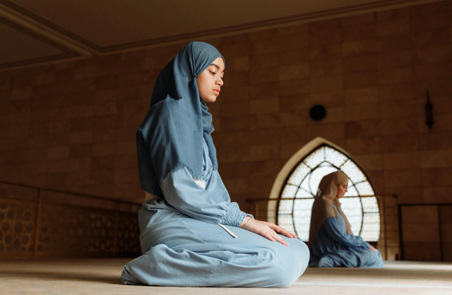 Ilustrasi Apakah Wanita Wajib Tarawih di Masjid? Sumber: Pexels/Thirdman