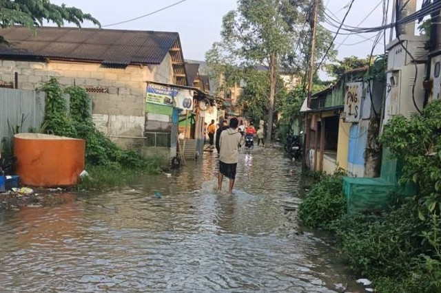 Kondisi rumah warga yang terendam banjir di Karawaci, Tangerang, Selasa (4/3/2025). Foto: Dok. Istimewa