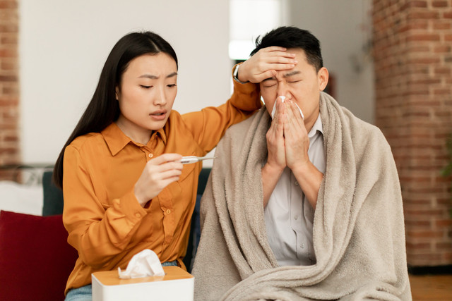 Ilustrasi pria sakit flu. Foto: Shutterstock