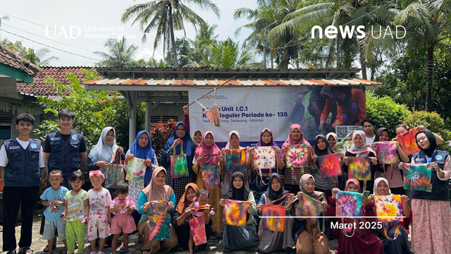 Mahasiswa KKN Universitas Ahmad Dahlan (UAD) Adakan Pelatihan Pembuatan Tie Dye di Tepakyang (Foto. KKN UAD)