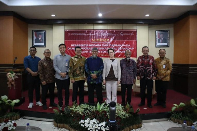 Foto bersama usai pemaparan penelitian di PSKK UGM. Foto: Dok.UGM/Pandangan Jogja