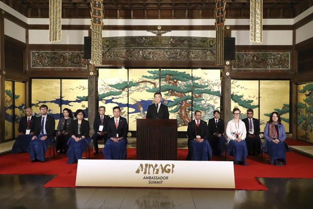 (Ilustrasi pejabat Jepang sedang melakukan proses diplomasi. Sumber : https://www.antaranews.com)