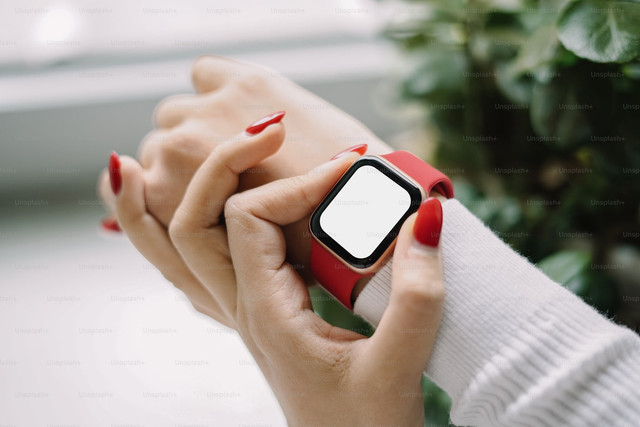 Ilustrasi Rekomendasi Smartwatch Murah dan Terbaik 2025. Foto: unsplash/Lala Azizli.