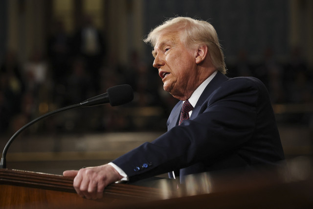 Presiden Amerika Serikat Donald Trump menyampaikan pidato dalam kongres di Washington DC, Amerika Serikat, Selasa (4/3/2025). Foto: Win McNamee / Pool / AFP