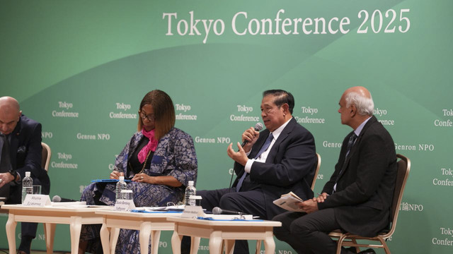 Presiden keenam Republik Indonesia Susilo Bambang Yudhoyono (SBY) menyampaikan pidato soal semangat kerja sama, kemitraan, dan kolaborasi internasional di Konferensi Tokyo Jepang, 2025. Foto: Dok. Partai Demokrat