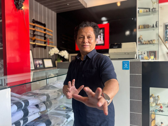 Pemilik Kenji Martial Arts Shop sekaligus founder Hapkido Indonesia, Vincentius Yoyok Suryadi ditemui pada Kamis (27/2). Foto: Mulya Irfani/Pandangan Jogja