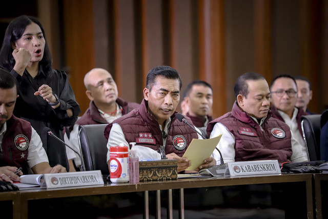 Kabareskrim Polri Komjen Pol Wahyu Widada menyampaikan keterangan dalam konfrensi pers pengungkapan peredaran gelap narkoba di Gedung Bareskrim, Mabes Polri, Jakarta, Rabu (5/3/2025). Foto: Jamal Ramadhan/kumparan