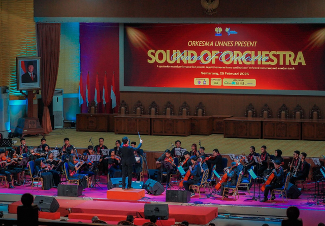 Mahasiswa UNNES tampilkan kombinasi musikal dengan instrumen orkestra modern dalam konser spektakuler “Sound of Orchestra”