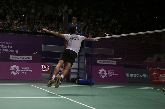 Ilsutrasi jadwal lengkap badminton Maret 2025. Sumber: Unsplash/Mahmur Marganti  