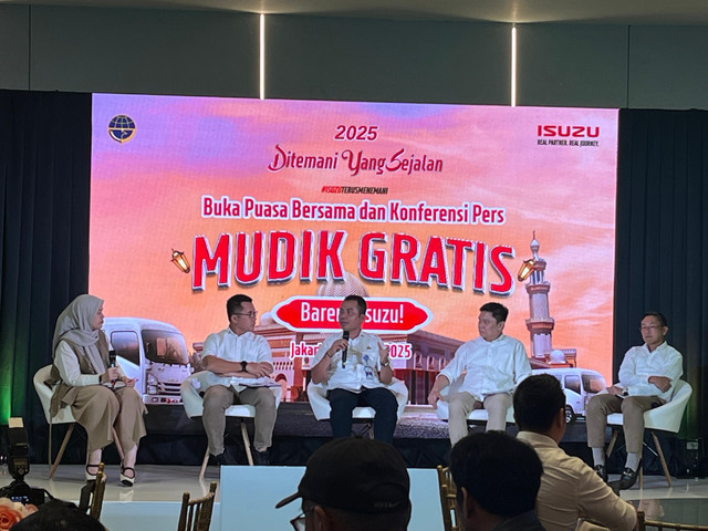 PT Isuzu Astra Motor Indonesia (IAMI) kembali menggelar program Isuzu Mudik Gratis 2025 dengan tema #DitemaniYangSejalan. Foto: Fitra Andrianto/kumparan