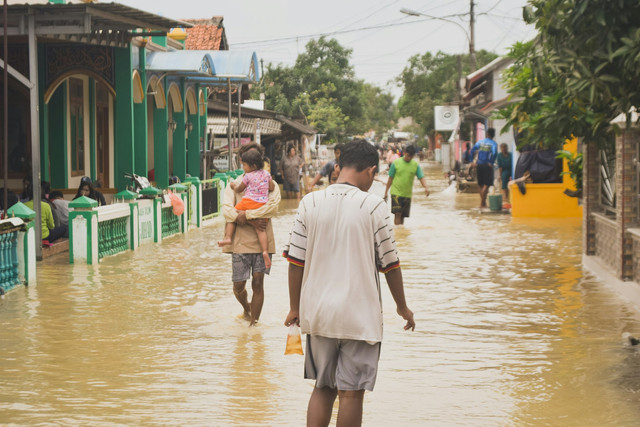 Titik banjir Bekasi, foto hanya ilustrasi, bukan tempat sebenarnya: Unsplash/Misbahul Aulia