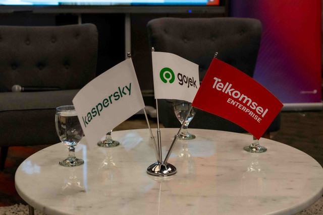 Telkomsel resmi meluncurkan Paket Swadaya Aman dengan perlindungan digital Kaspersky Standard Mobile bagi Mitra Driver Gojek. Foto: Dok. Telkomsel