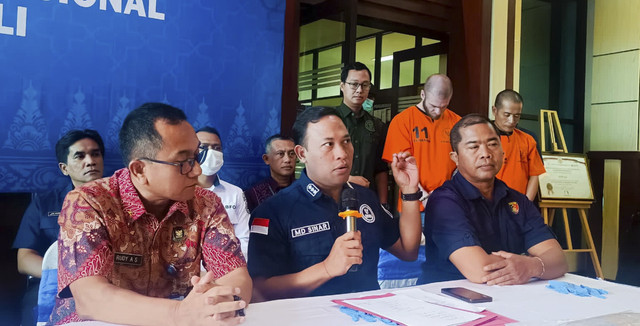 Kabid Berantas BNN Bali Kombes I Made Sinar Subawa saat jumpa pers di Gedung BNN Bali, Kamis (6/3/2025). Foto: Denita BR Matondang/kumparan