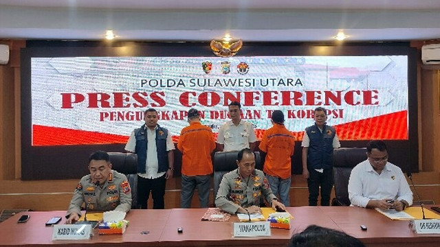 Polda Sulawesi Utara saat menyampaikan perkembangan penyidikan kasus dugaan korupsi pengadaan Mobile Lab 4 PCR di Dinas Kesehatan (Dinkes) Kota Manado tahun anggaran 2020, yang telah menetapkan dua orang tersangka. (foto: istimewa)