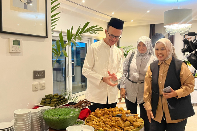 Buka puasa bersama Duta Besar Inggris untuk Indonesia, Dominic Jermey di Kediamannya di Jakarta Selatan, Kamis (6/3/2025). Foto: Tiara Hasna/kumparan