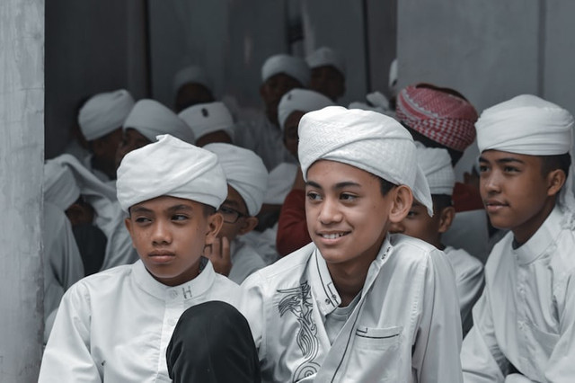 Pesantren Kilat Ngapain Aja? Sumber: unsplash/ Muhammad Adil