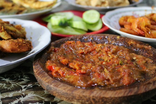 Tempat makan enak dan murah di Pelabuhan Ratu, foto hanya ilustrasi, bukan tempat sebenarnya: Unsplash/Fahrizal Saugi