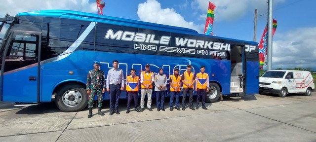 Mobile Workshop Hino di Posko Lebaran Hino. Foto: Hino