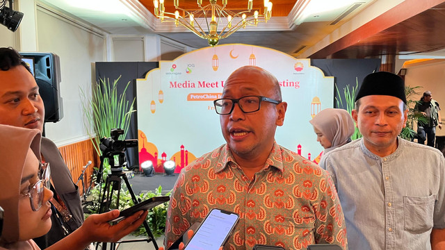 Kepala Divisi Program dan Komunikasi SKK Migas Hudi D Suryodiputro saat ditemui di acara media gathering dan buka puasa bersama PetroChina International Jabung, Jumat (7/3/2025). Foto: Fariza Rizky Ananda/kumparan