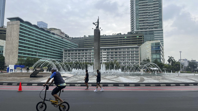 Suasana CFD Jakarta sepi pengunjung saat bulan puasa, Minggu (9/3/2025). Foto: Haya Syahira/kumparan