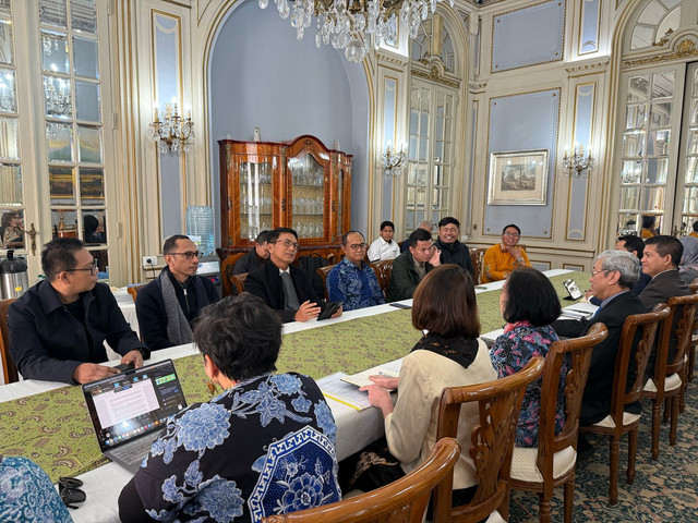 Rapat Kemenkum RI jelang pengambilan sumpah 3 pesepak bola naturalisasi di Kedubes Italia, Roma. Foto: Kemenkum