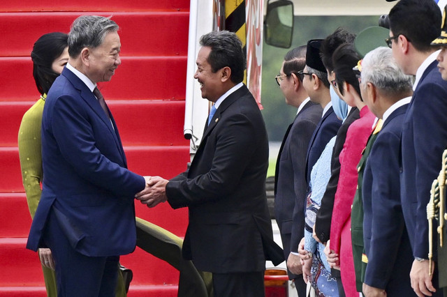 Sekretaris Jenderal Partai Komunis Vietnam tiba di Bandara Halim Perdanakusuma, Jakarta, Minggu (9/3/2025). Foto: Cahyo-Biro Pers Sekretariat Presiden