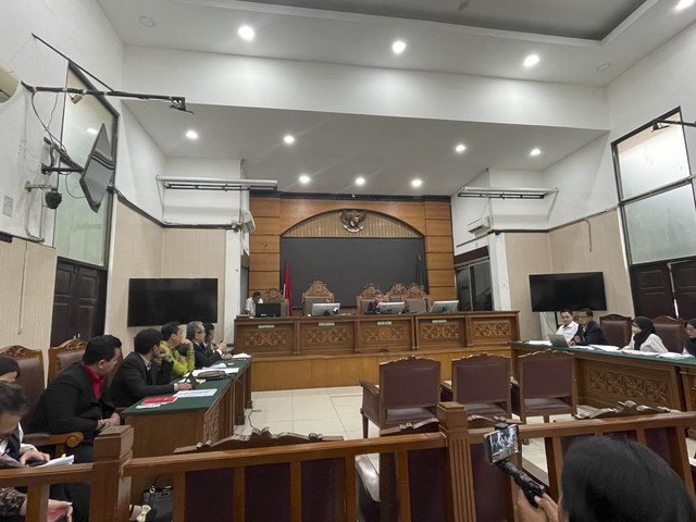 Sidang perdana praperadilan jilid II Sekjen PDIP Hasto Kristiyanto melawan KPK, di PN Jakarta Selatan, Senin (10/3/2025). Foto: Fadhil Pramudya/kumparan