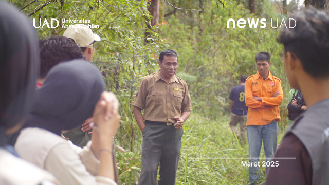 Koordinasi dengan Pihak Perhutani sebelum Penanaman Bibit Puspa (Dok KKN UAD)