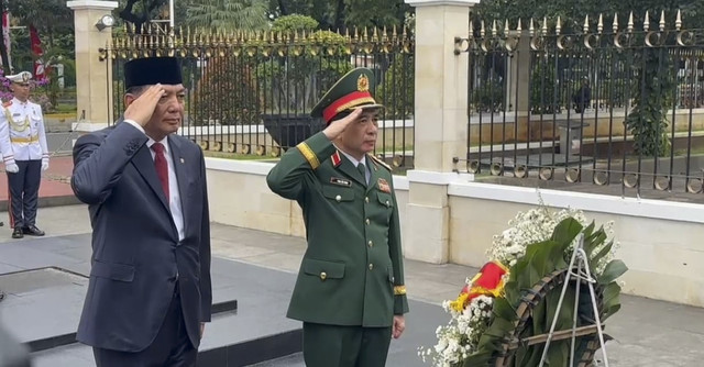 Menteri Pertahanan Sjafrie Sjamsoeddin menerima Menteri Pertahanan Vietnam H.E.General Phan Van Giang dan Delegasi di Kantor Kementerian Pertahanan, Jakarta, Senin (10/3/2025). Foto: Luthfi Humam/kumparan