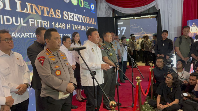 Press release hasil Rakor Lintas Sektoral Operasi Ketupat 2025 di STIK, Jakarta pada Senin (10/3/2025). Foto: Abid Raihan/kumparan