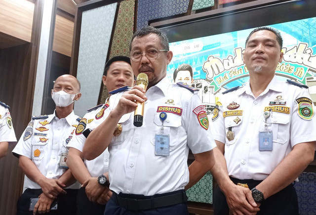 Kepala Dinas Perhubungan Sumsel, Arinarsa JS saat menyampaikan pembukaan pendaftaran mudik gratis. Foto : Abdullah Toriq/Urban Id