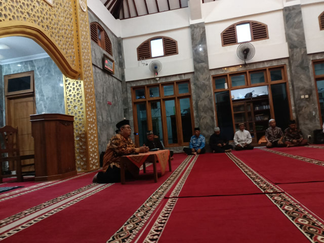 Masjid Nurul Asfar di Minggir Sleman, dibanguan di atas tanah wakaf. (Foto: Eko Triyanto)