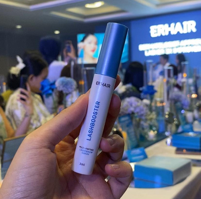 Erhair Lashbooster Multi-Peptide Lash & Brow Serum. Foto: Judith Aura/kumparan