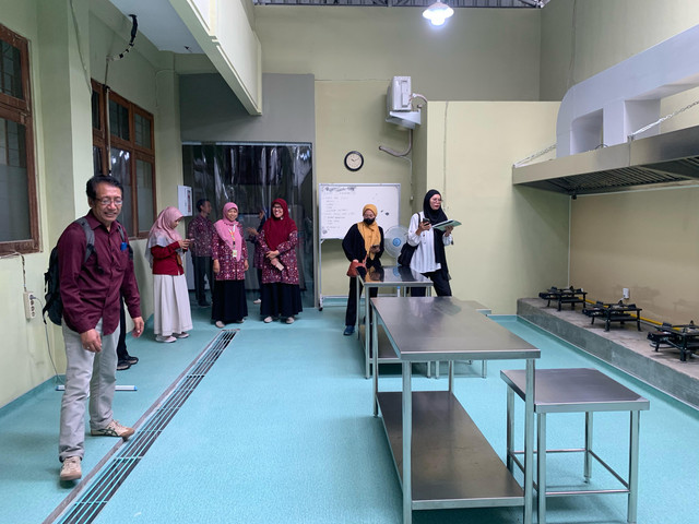 BGN saat sidak persiapan dapur Makan Bergizi Gratis