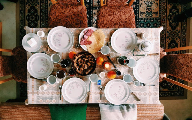 Tempat Sahur di Malang. Foto hanya ilustrasi, bukan tempat sebenarnya. Sumber: pexels.com/Daniel Frese