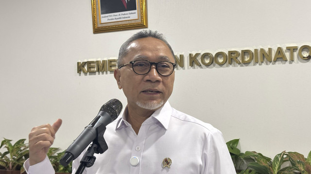 Menko Bidang Pangan Zulkifli Hasan di kantornya, Selasa (11/3/2025). Foto: Ave Airiza Gunanto/kumparan