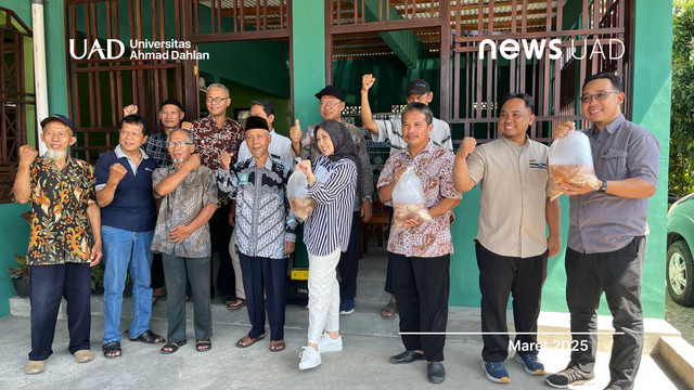 Peluncuran Budi Daya Ikan Nila Larasati di Argorejo oleh PkM Universitas Ahmad Dahlan (UAD) (Dok. PkM UAD)