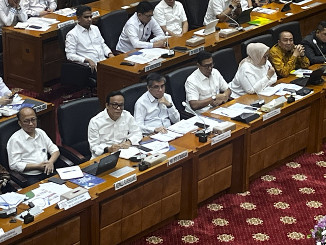 Menaker Yassierli dalam Rapat Kerja dengan Komisi IX DPR RI di Kompleks Parlemen Senayan, Jakarta, Selasa (11/3/2025). Foto: Widya Islamiati/kumparan