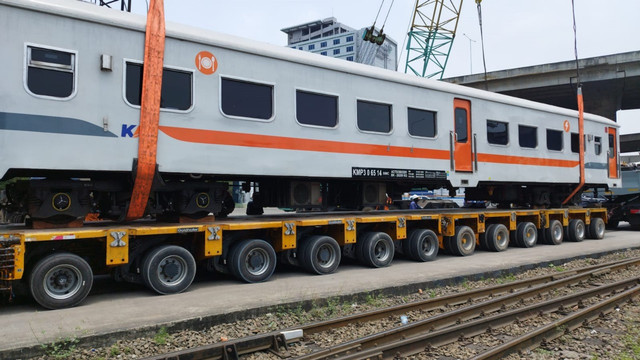 22 Kereta Api dikirim dari Jakarta menuju Pulau Sumatera, Selasa (11/3/2025).  Foto:  Dok: KAI