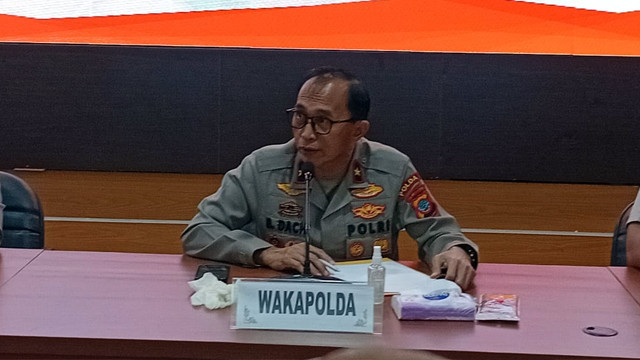 Wakapolda Sulawesi Utara, Brigjen Pol Bahagia Dachi, saat jumpa pers terkait kasus penembakan warga di tambang Ratatotok, Kabupaten Minahasa Tenggara, Selasa (11/3).