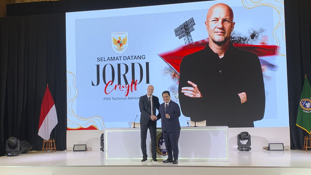 Konferensi pers Penasihat Teknik Timnas Indonesia Jordi Cruyff di Senayan, Jakarta. Selasa (11/3/2025). Foto: Aji Nugrahanto/kumparan