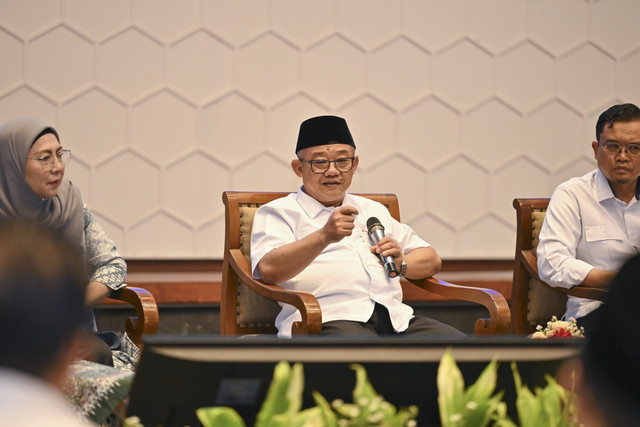 Mendikdasmen Abdul Mu'ti mengumumkan Sistem Penerimaan Murid Baru (SPMB) pada Senin (3/3/2025). Foto: Dok. Kemendikdasmen