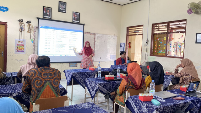 Penyampaian Training Design and Learning Contract by Fitria Rahmawati, S.Pd., M.Hum