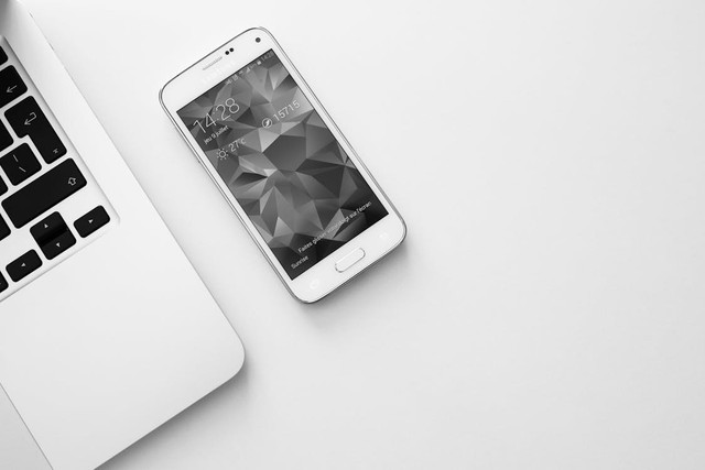 Ilustrasi handphone (HP). Foto: Pexels