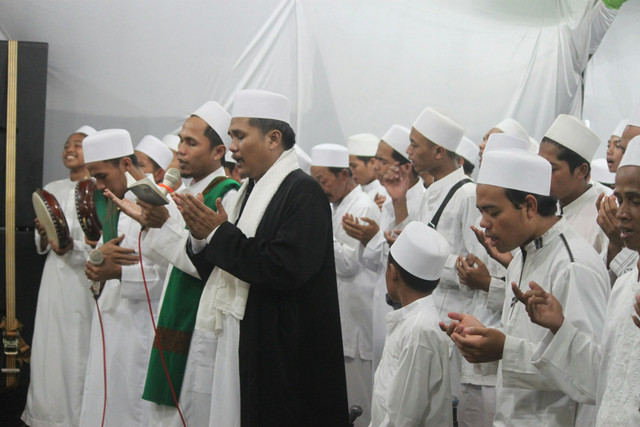 Ilustrasi sholawat wahidiyah. Sumber: mufid majnun/unsplash